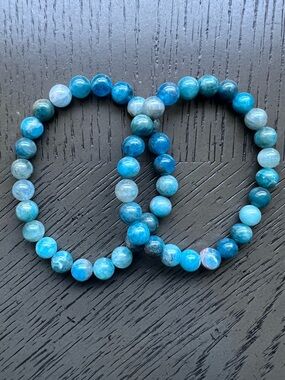 ( ONE ) Blue apatite bracelet 8mm SIZE 6.5-6.75’